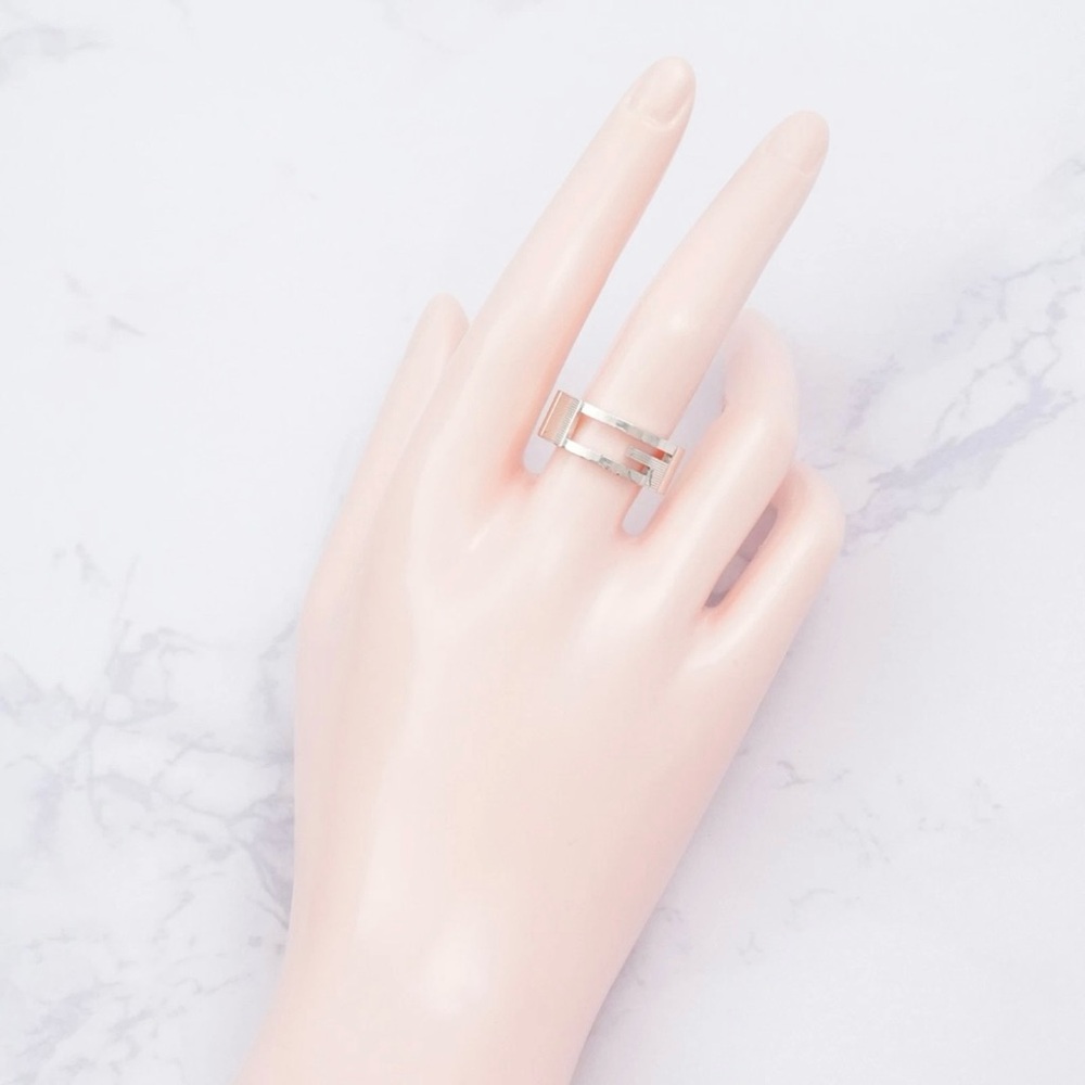 Authentic Gucci Classic G Logo Monogram 925 Sterling Silver Band Ring Size 9.5 - Picture 2 of 11